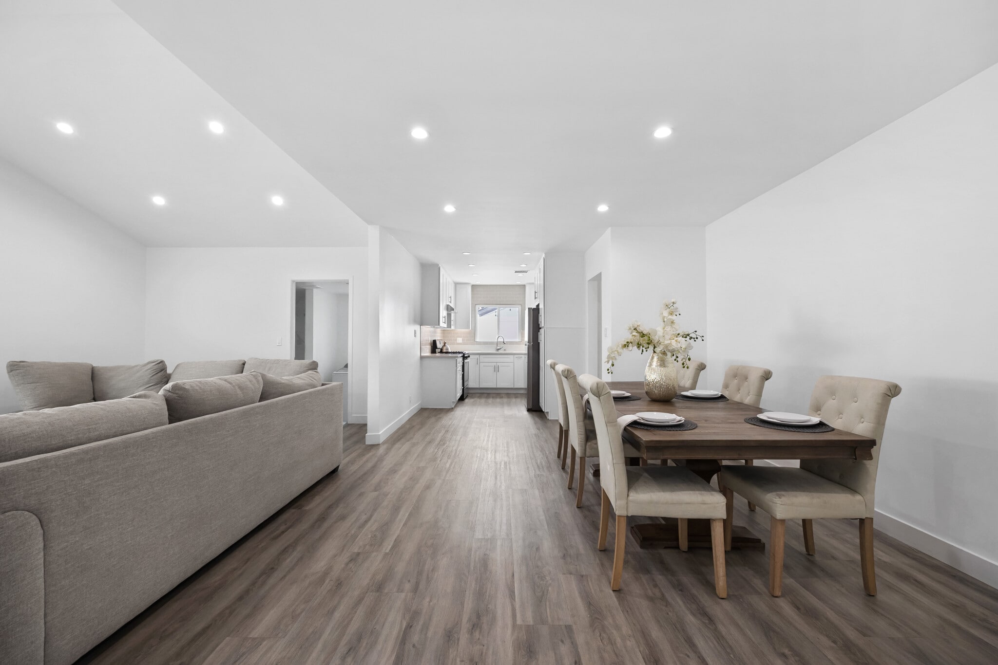 Building Photo - 18015 Collins St