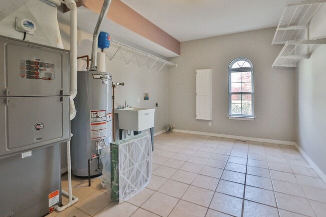 Building Photo - 3 Bedroom, 2 Bath House in Edwardsville