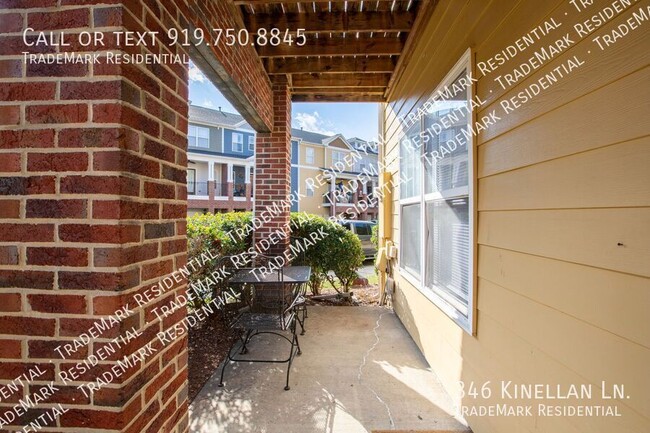 Building Photo - Spacious 4-Bedroom, 2.5-Bathroom Townhouse...