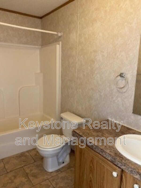 Building Photo - 703 Trevor Ln