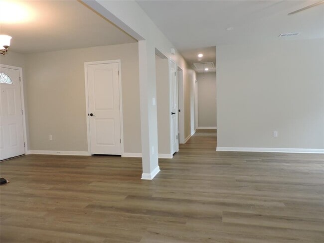 Building Photo - 6908 Rufus Dr