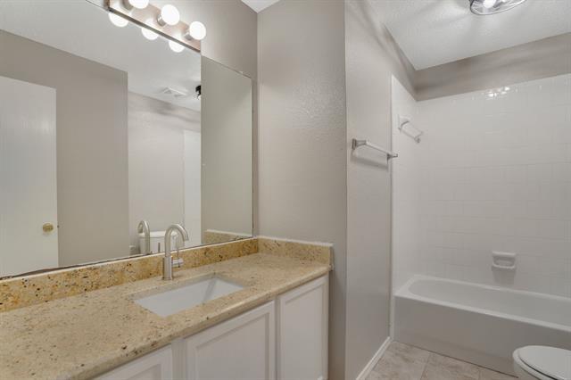 Building Photo - 2305 Tisbury Way