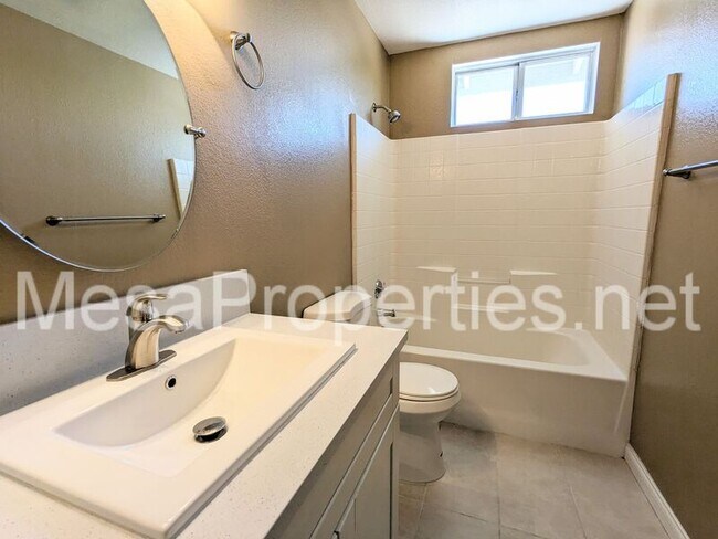 Building Photo - 14747 Amber Ct