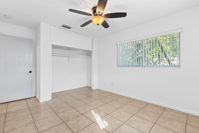 Building Photo - 170 NW 7th St