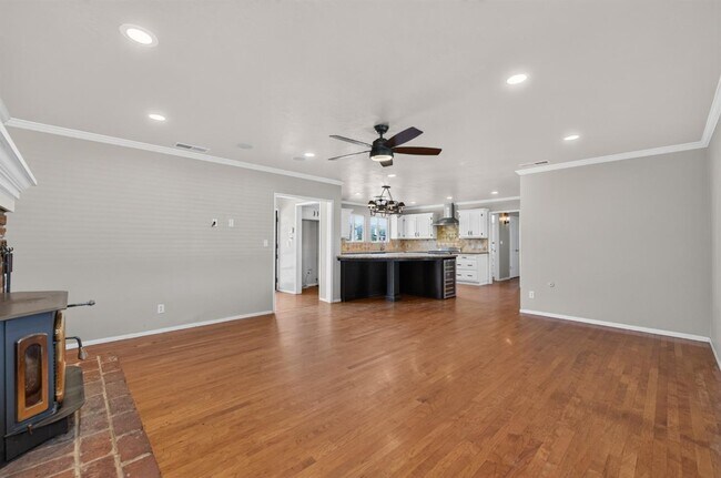 Building Photo - 4105 E Perrin Ave