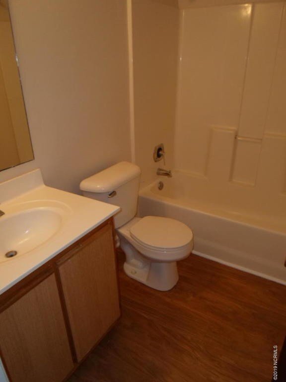 Building Photo - "Charming 2-Bed, 2-Bath Gem with Cozy Comf...
