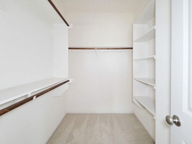 Building Photo - 219 Biltmore Loop