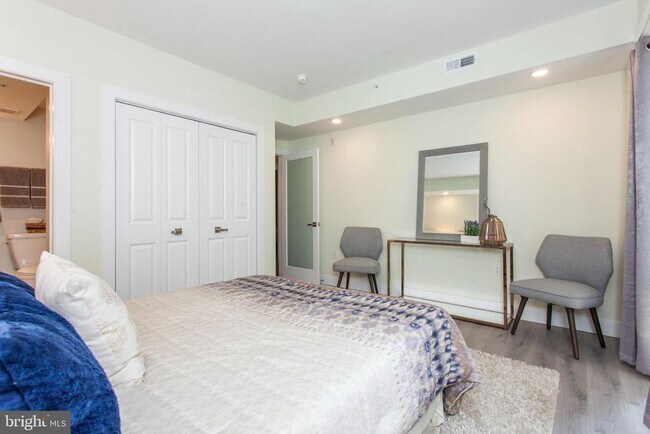 Building Photo - 1533 Parrish St