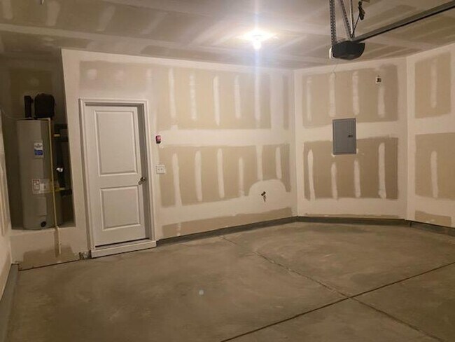 Building Photo - 5041 Arkose Dr