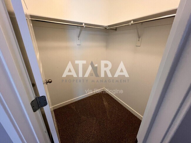 Building Photo - 5011 N Marble Fox Way