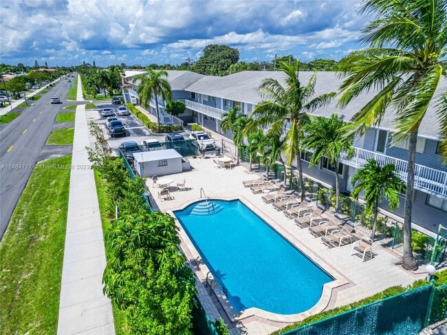 Primary Photo - 2175 NE 56th St