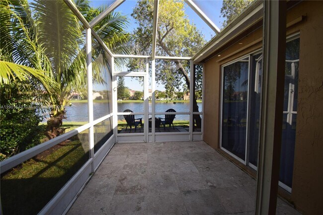 Building Photo - 794 San Remo Dr