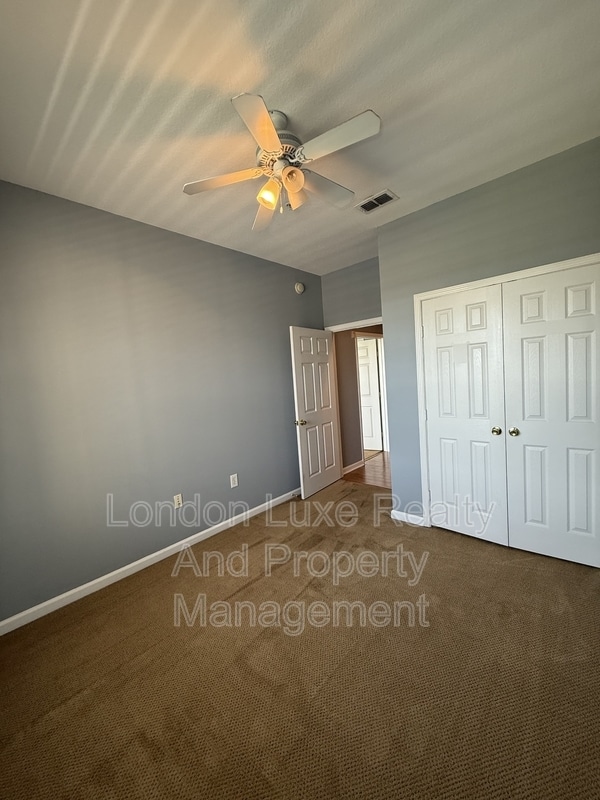 Building Photo - 7990 Baymeadows Rd