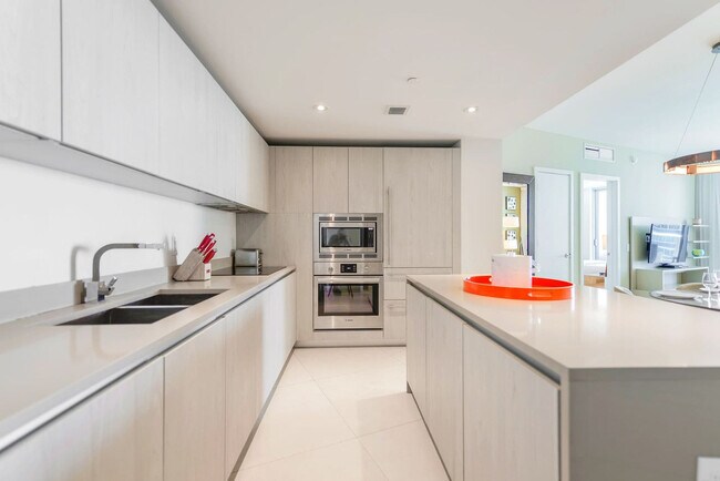 Building Photo - 4111 S Ocean Dr