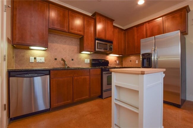 Building Photo - 5405 Avenue H