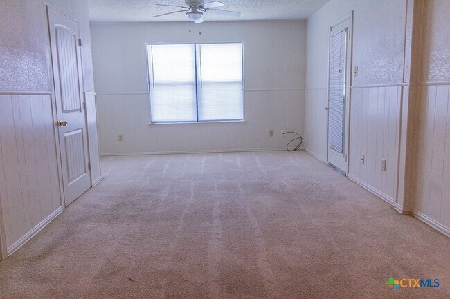 Building Photo - 2018 Newton Dr