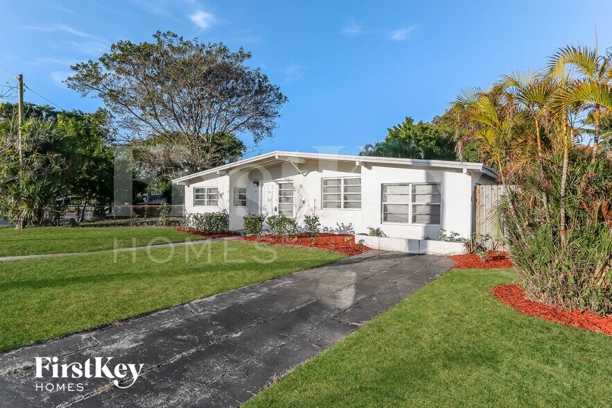 Building Photo - 1571 NE 44th St