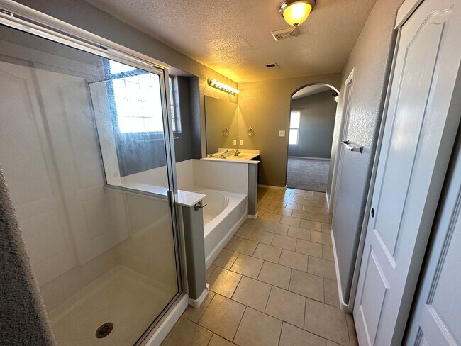 Building Photo - Cabezon Beauty | Large Yard | 2 Living Areas & Upstairs Loft | 1-year Lease |Tours Available!