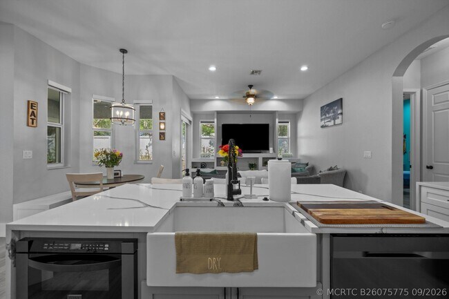 Building Photo - 2926 Dovedale Ct