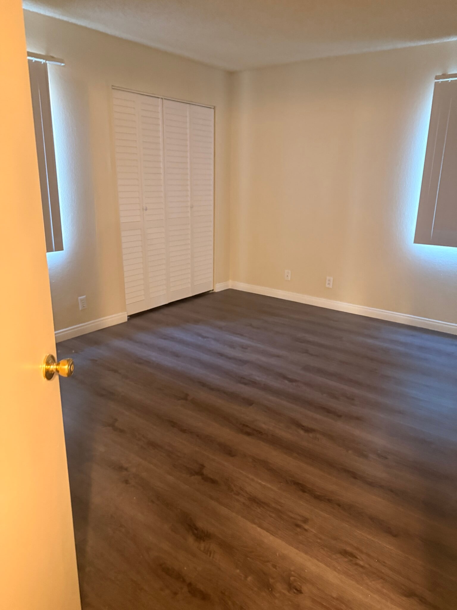 Building Photo - 430 N Chester Ave