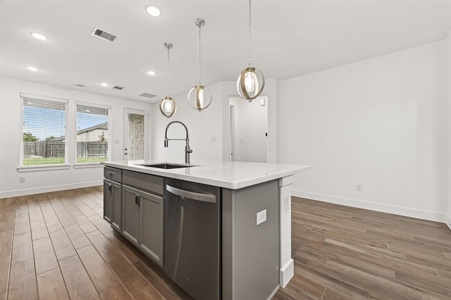 Building Photo - 7218 Grassland Vis Ln