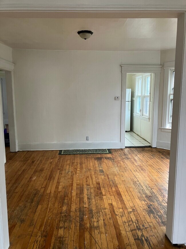 Building Photo - 126 E Matson Ave