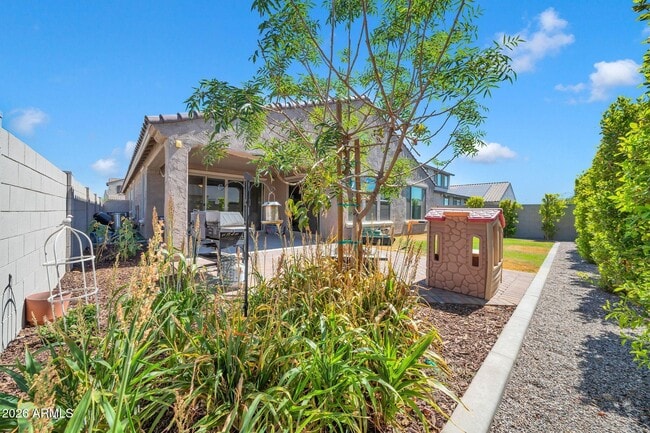 Building Photo - 17605 W Medlock Dr