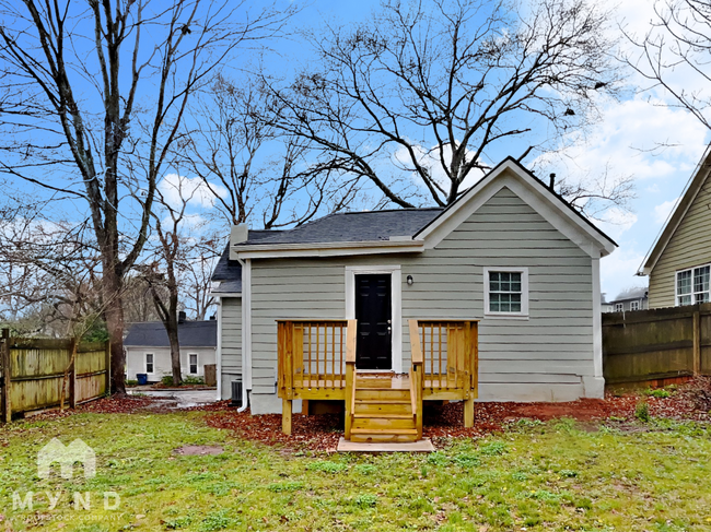 Building Photo - 117 Thayer Ave SE