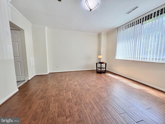 Building Photo - 3713 S George Mason Dr