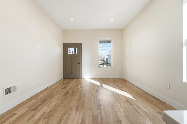 Building Photo - 25 Lembeck Ave