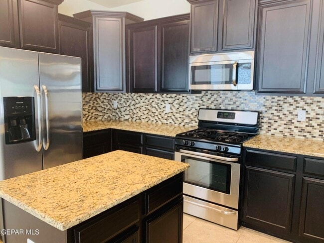 Building Photo - 3837 Loma Cristobal