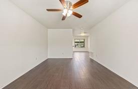 Building Photo - 8235 Summer Side Dr