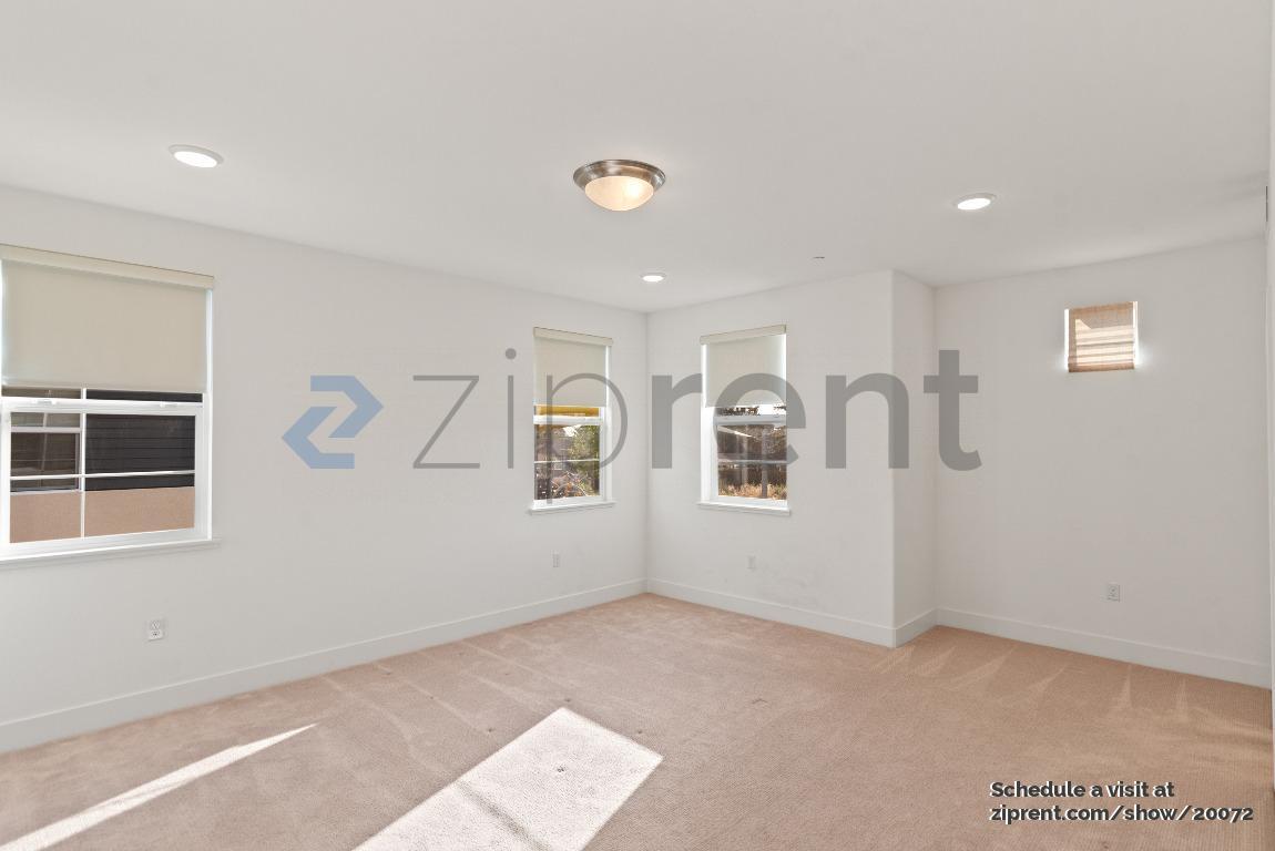 Building Photo - Unit