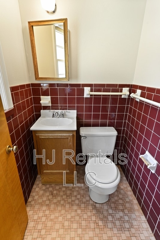 Building Photo - 160 St Benedict Ln