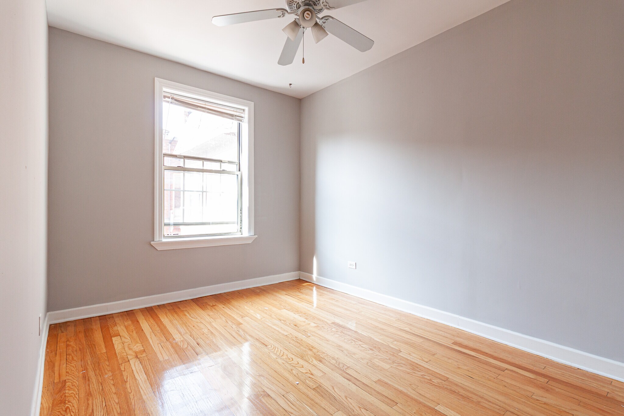 Building Photo - 540 W Aldine Ave