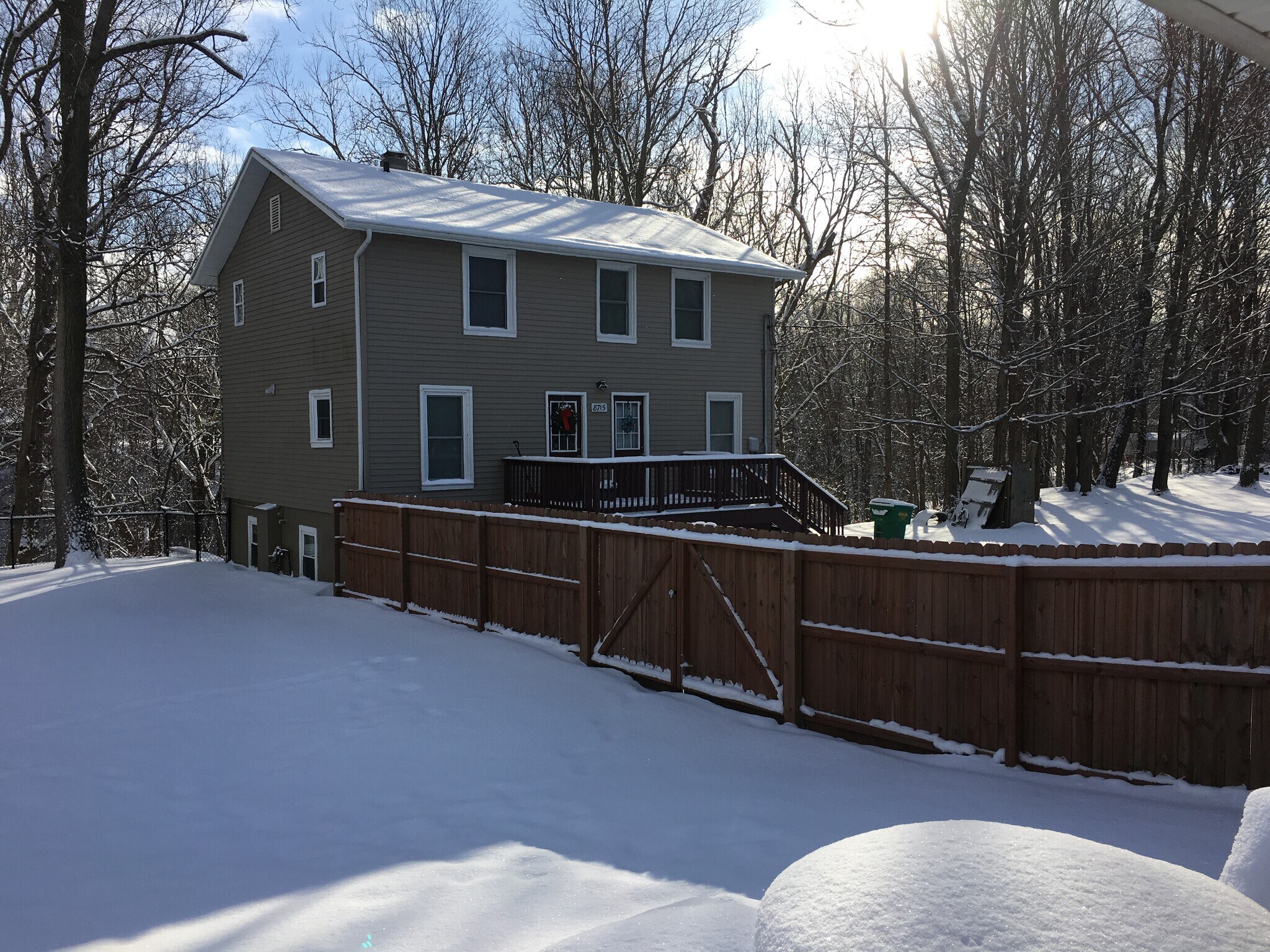 Building Photo - 8715 Valley View Dr.