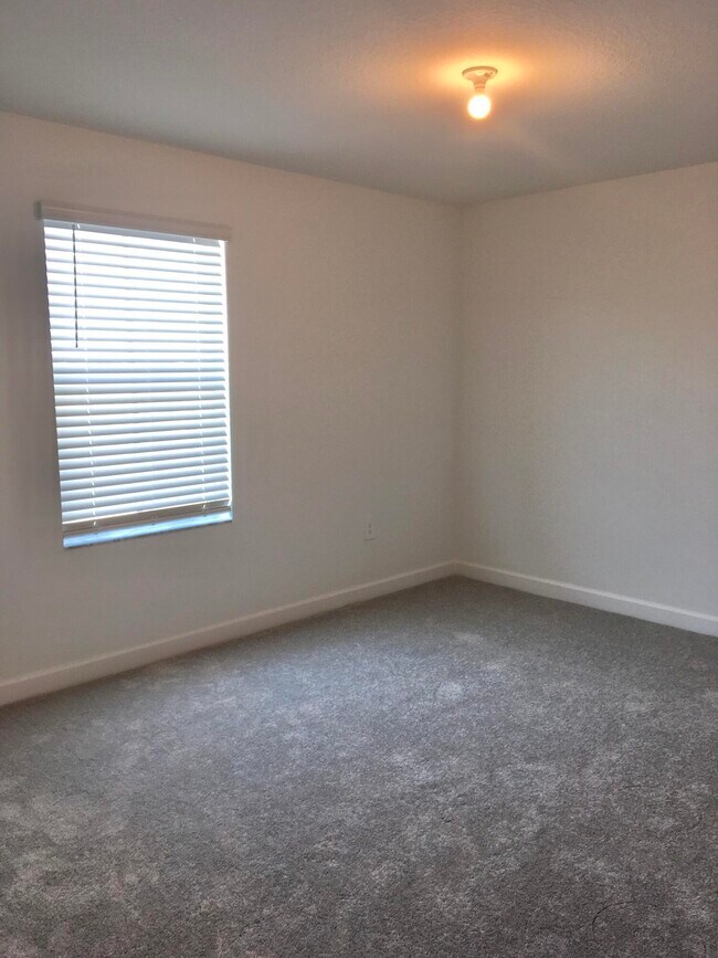 Building Photo - 12226 SW Roma Cir