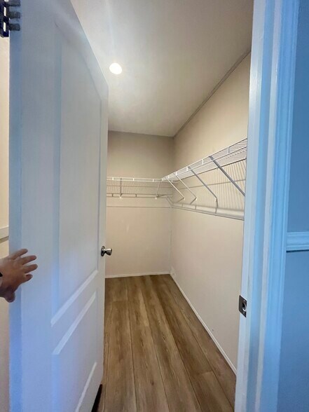 Building Photo - 2243 Limerick Rd