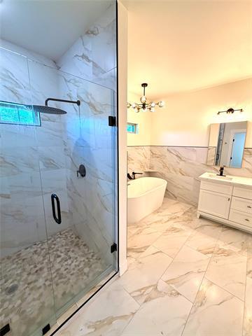 Building Photo - 1720 Lloyd Ave