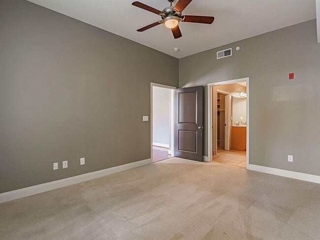 Building Photo - "Spacious 2-Bed, 2-Bath Gem in Columbia's Heartland – 1412 Sq Ft of Comfort!"