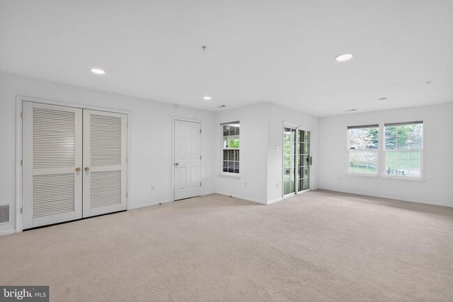 Building Photo - 1034 Meandering Way