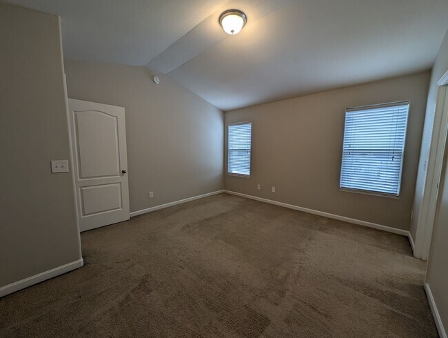 Building Photo - Spacious Townhome in Kingstree!