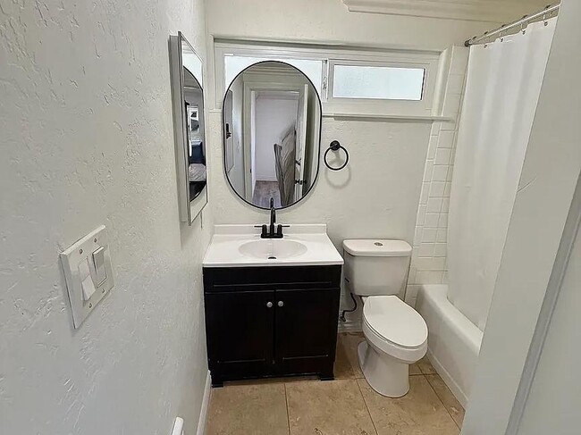 Building Photo - 2028 W Oldfield St