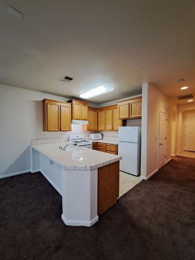 Building Photo - Single-Level 2BR Home with 2-Car Garage!