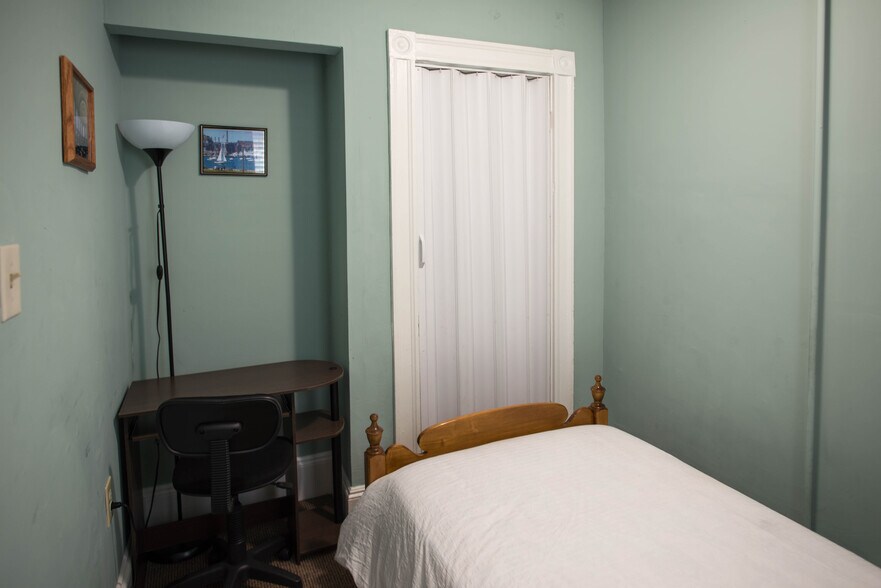 Building Photo - 42 Everett St