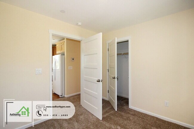 Building Photo - 9657 Swasey Dr