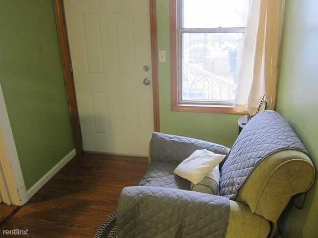 Building Photo - 1 br, 1 bath  - 3559 Washington St