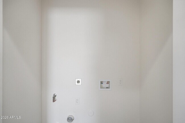 Building Photo - 22408 N Las Vegas Dr