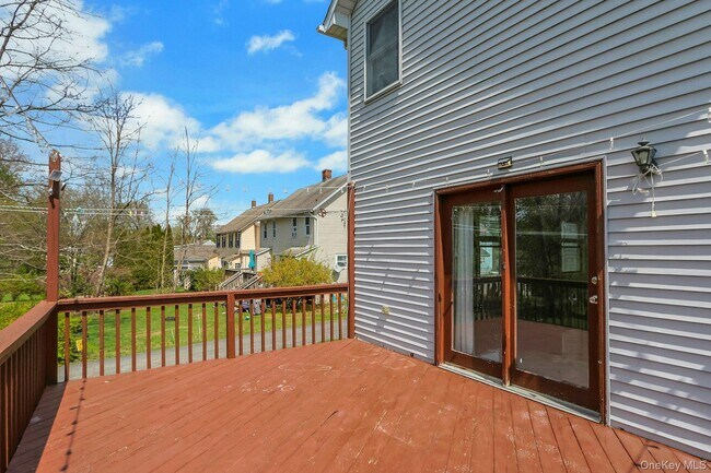 Building Photo - 22 Firth St