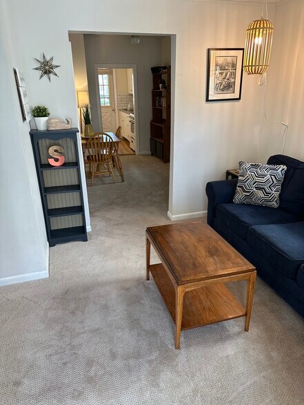 Apt A Living Room - 84 Mount Hermon Way